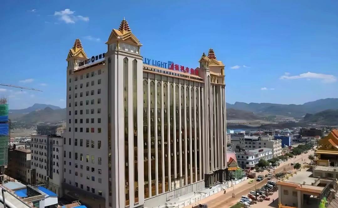 果博福布斯 - 迷雾侦探 解谜类云端游戏